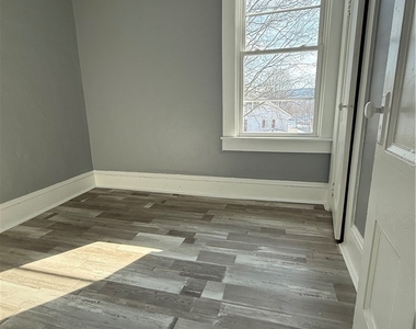 247 Princeton Avenue - Photo Thumbnail 11
