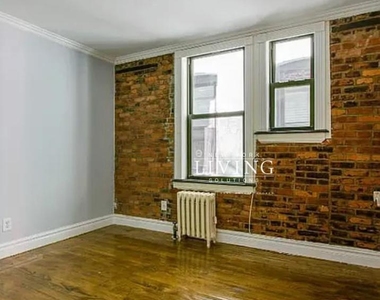 Clinton Street - Photo Thumbnail 5