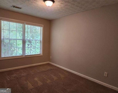 6129 Brookechase Lane - Photo Thumbnail 21