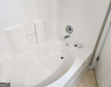 6129 Brookechase Lane - Photo Thumbnail 15