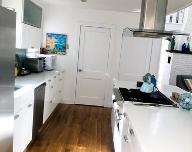 17 1st Avenue - Photo Thumbnail 22