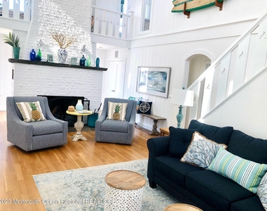 17 1st Avenue - Photo Thumbnail 4