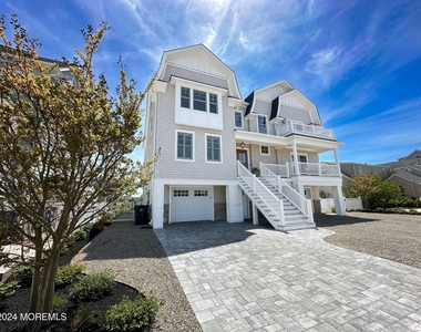 520 Normandy Drive - Photo Thumbnail 1