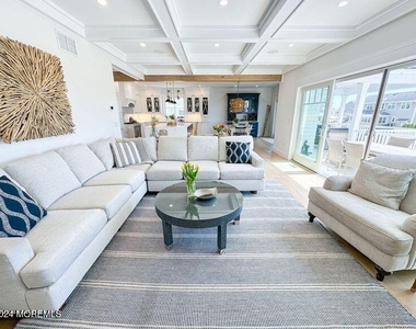 520 Normandy Drive - Photo Thumbnail 22