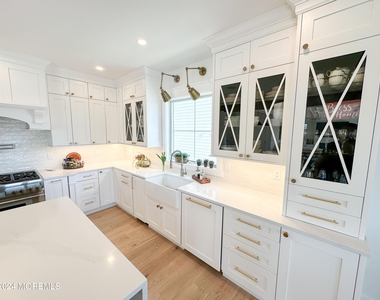 520 Normandy Drive - Photo Thumbnail 14