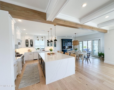 520 Normandy Drive - Photo Thumbnail 13