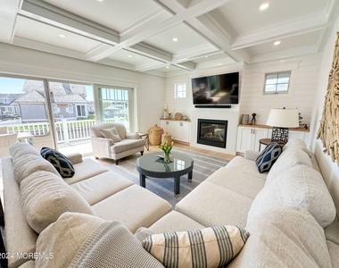 520 Normandy Drive - Photo Thumbnail 12