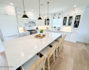 520 Normandy Drive - Photo Thumbnail 15
