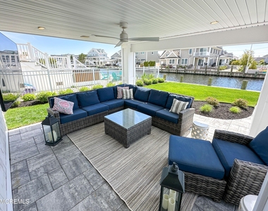 520 Normandy Drive - Photo Thumbnail 8