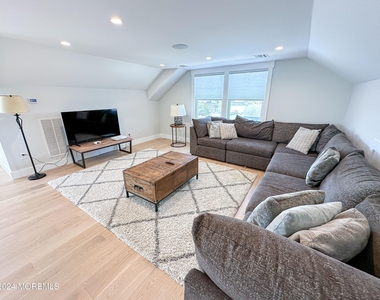 520 Normandy Drive - Photo Thumbnail 53