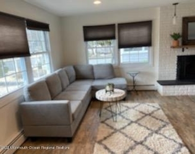 452 Marathon Court - Photo Thumbnail 4