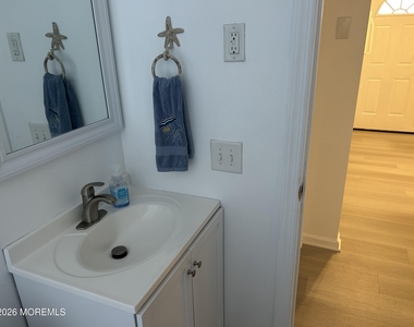1804 Grand Central Avenue - Photo Thumbnail 6
