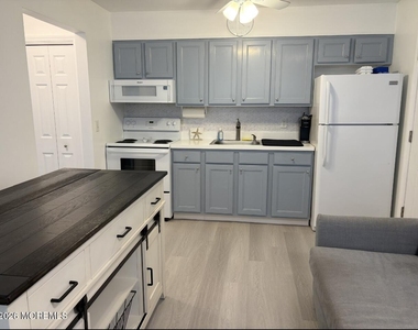 1804 Grand Central Avenue - Photo Thumbnail 16