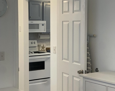 1804 Grand Central Avenue - Photo Thumbnail 12