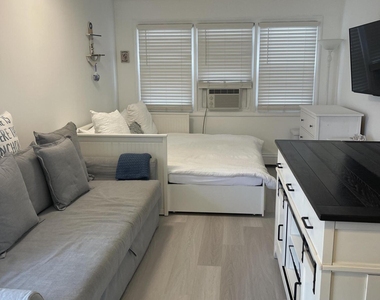 1804 Grand Central Avenue - Photo Thumbnail 15