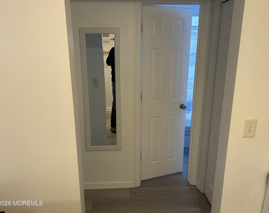 1804 Grand Central Avenue - Photo Thumbnail 3