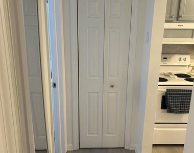 1804 Grand Central Avenue - Photo Thumbnail 8