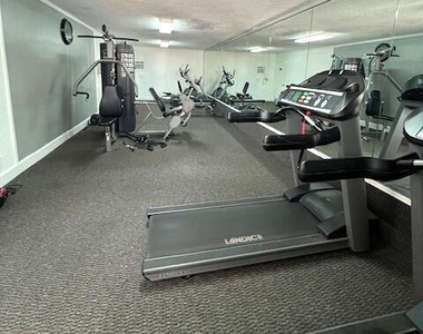 2171 Ne 66th Street - Photo Thumbnail 17