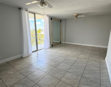1731 Se 15th Street - Photo Thumbnail 2
