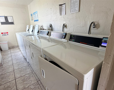 1731 Se 15th Street - Photo Thumbnail 10