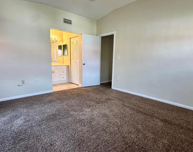 3299 Nw 44th Street - Photo Thumbnail 9
