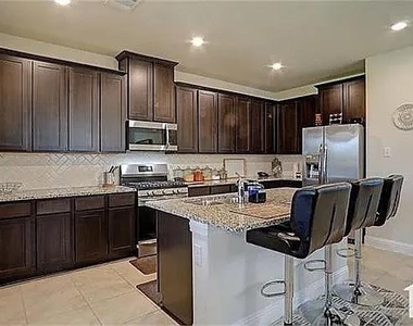 11205 Blaze Street - Photo Thumbnail 2