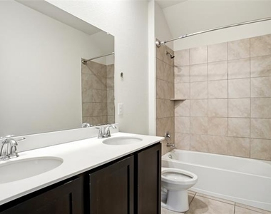 11205 Blaze Street - Photo Thumbnail 13