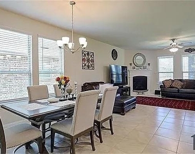11205 Blaze Street - Photo Thumbnail 3