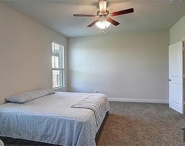11205 Blaze Street - Photo Thumbnail 5