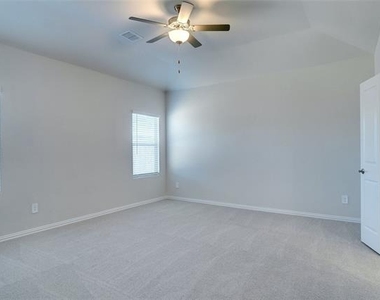 1008 Eagle Run Lane - Photo Thumbnail 6