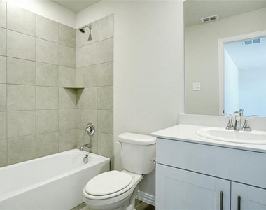 1008 Eagle Run Lane - Photo Thumbnail 11