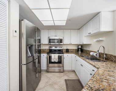 1100 Crestwood Court - Photo Thumbnail 4