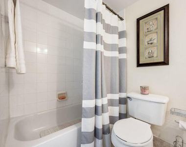 1100 Crestwood Court - Photo Thumbnail 7