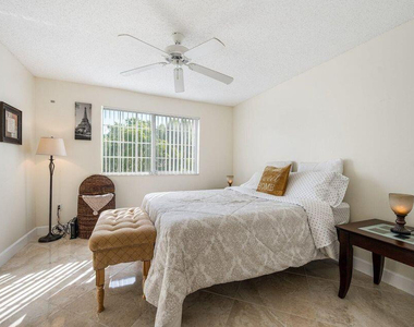 1100 Crestwood Court - Photo Thumbnail 9