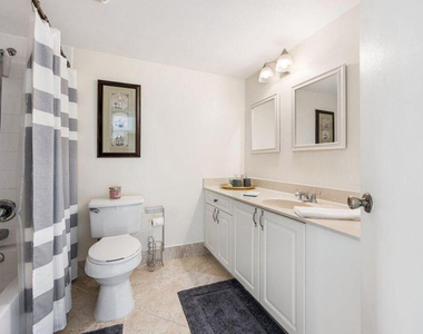 1100 Crestwood Court - Photo Thumbnail 8
