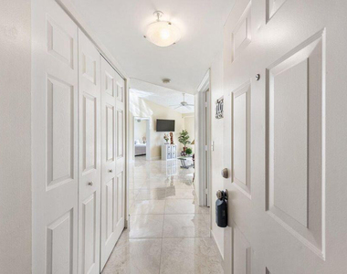 1100 Crestwood Court - Photo Thumbnail 6
