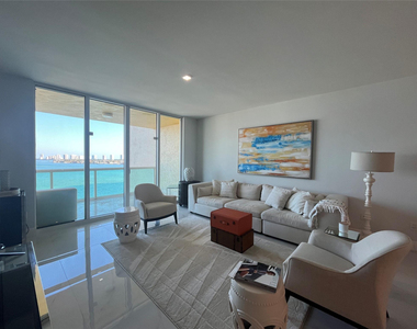 2650 Lake Shore Drive - Photo Thumbnail 23