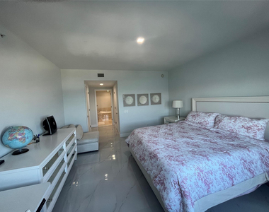 2650 Lake Shore Drive - Photo Thumbnail 28