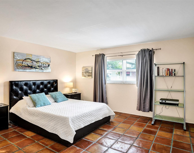 1212 Se 2nd Court - Photo Thumbnail 21