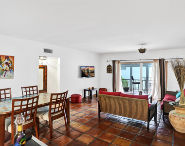 1212 Se 2nd Court - Photo Thumbnail 8