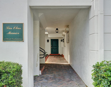 1212 Se 2nd Court - Photo Thumbnail 2