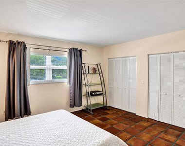 1212 Se 2nd Court - Photo Thumbnail 23