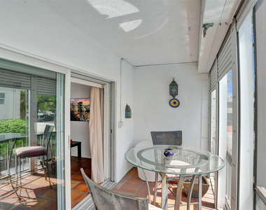 1212 Se 2nd Court - Photo Thumbnail 15