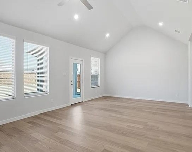 641 Poppy Lane - Photo Thumbnail 2