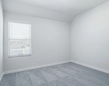 641 Poppy Lane - Photo Thumbnail 7
