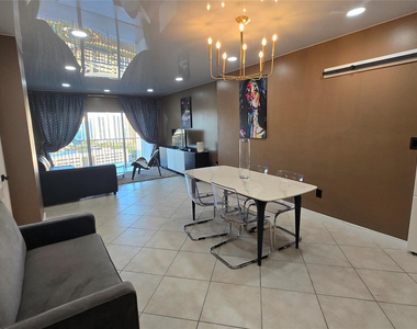 300 Bayview Drive - Photo Thumbnail 7