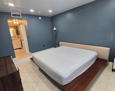 300 Bayview Drive - Photo Thumbnail 27