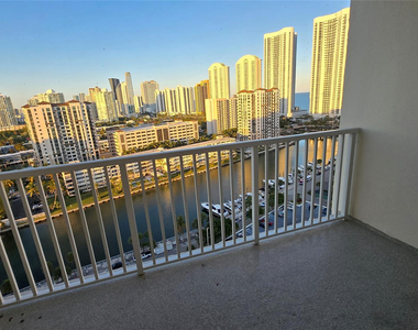 300 Bayview Drive - Photo Thumbnail 13