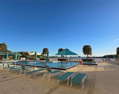 300 Bayview Drive - Photo Thumbnail 38