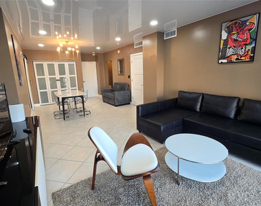 300 Bayview Drive - Photo Thumbnail 19